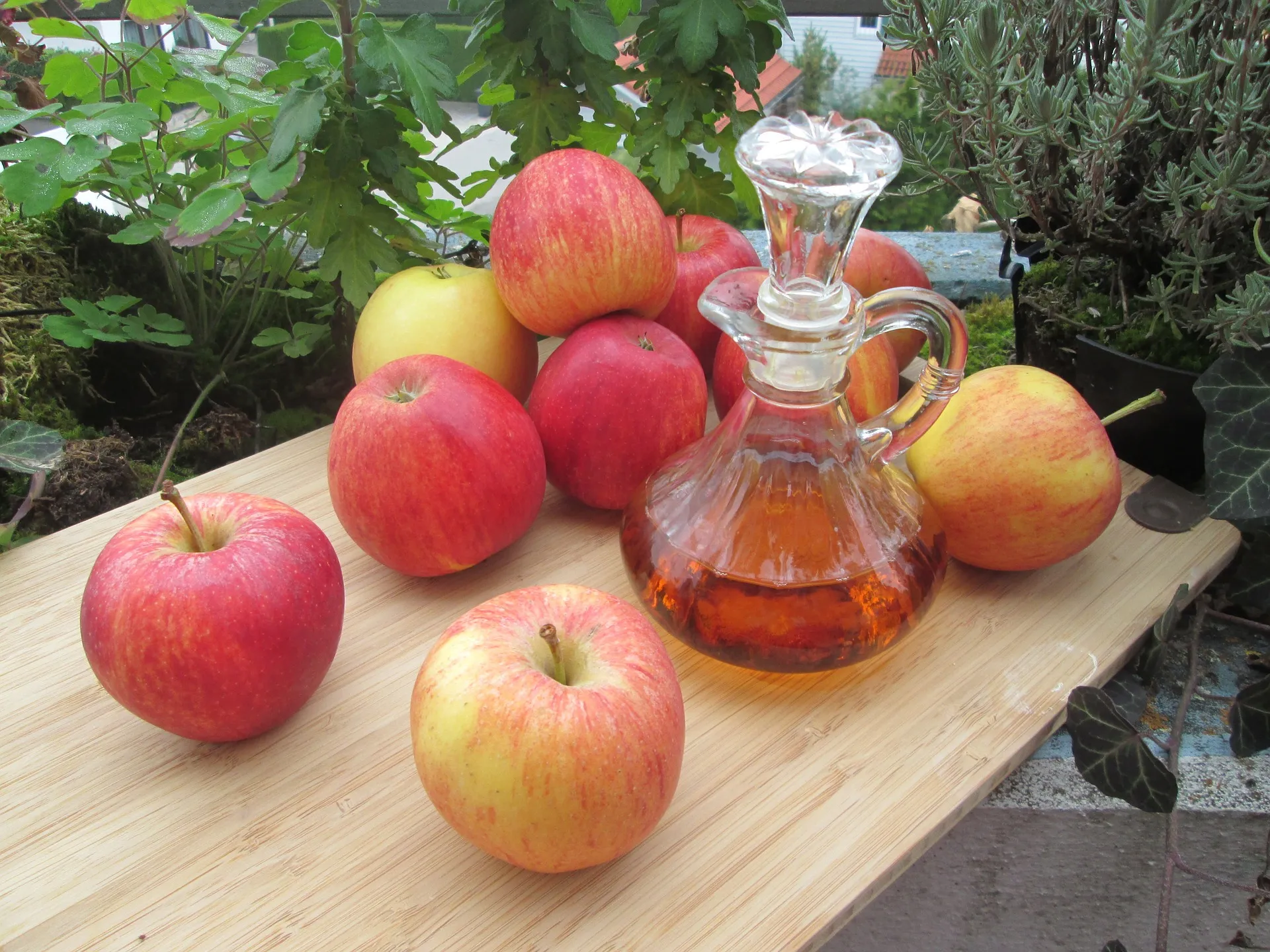 Bere aceto di mele al mattino fa bene o male?