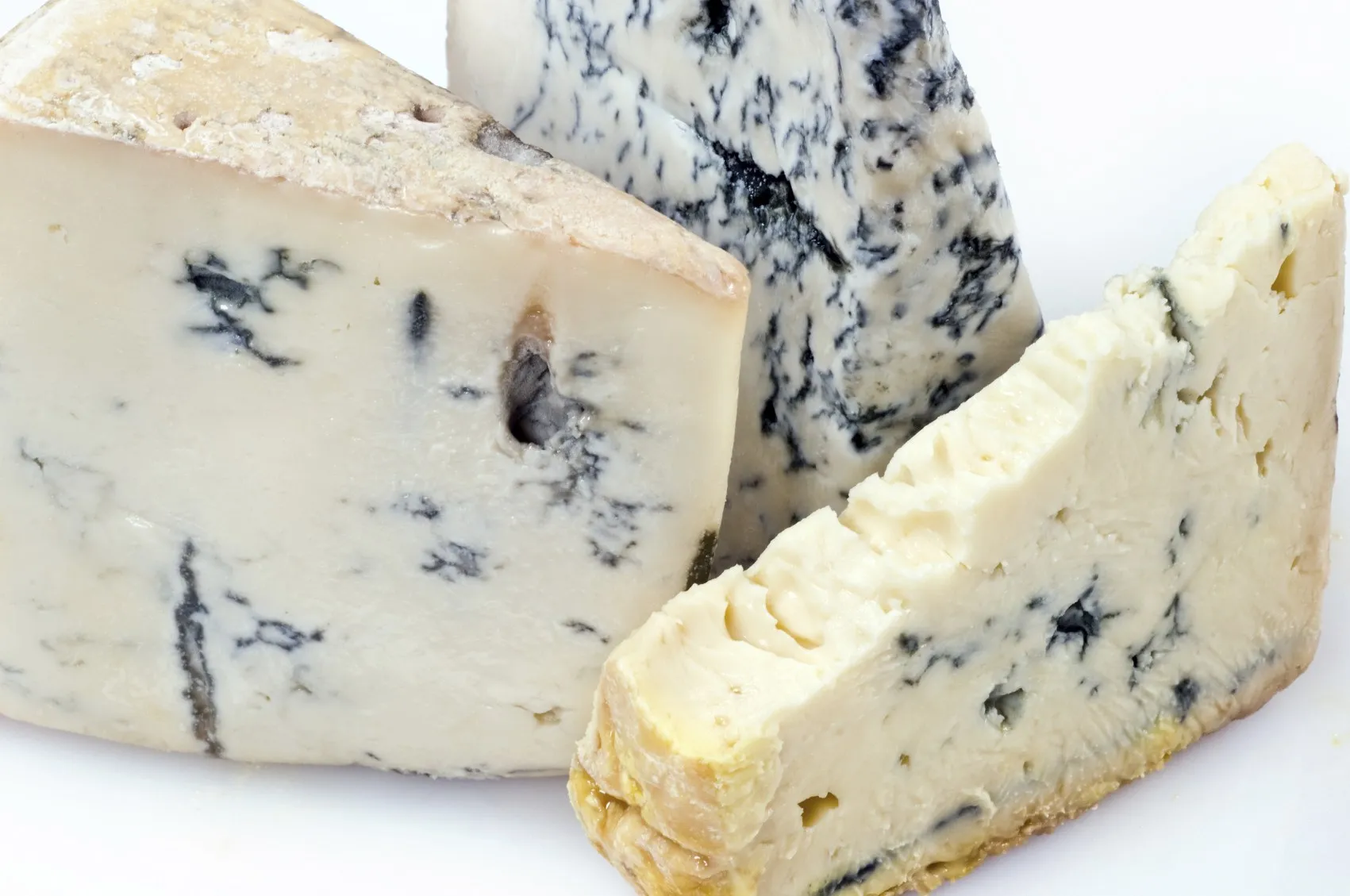 Mangiare formaggio ammuffito: ecco cosa può accadere al tuo corpo