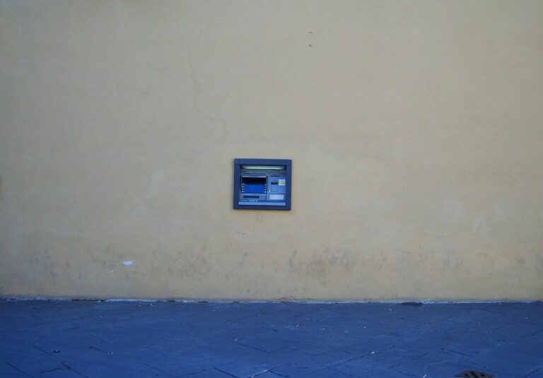 Bonifico bancario controllato: ecco quando succede