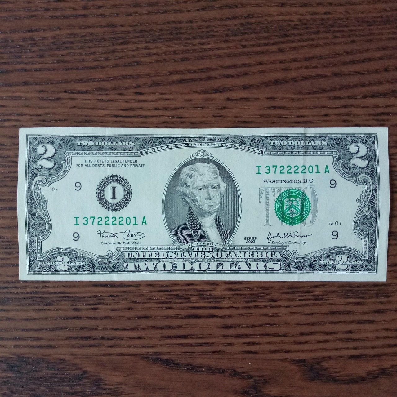 Dollaro con anomalie visibili, evidenziato per mostrare la sua rarità e valore unico.