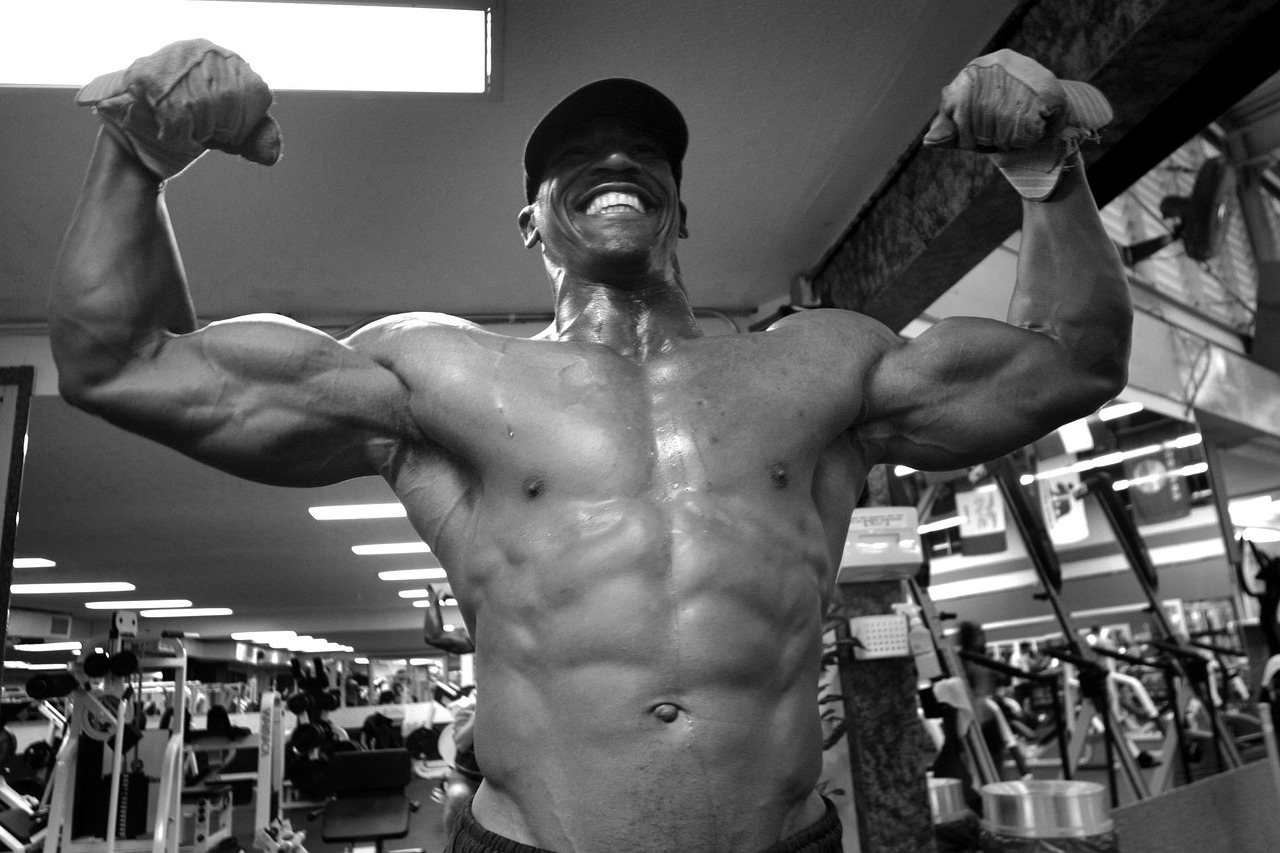 Allenamento 8x8 di Vince Gironda, metodo bodybuilding popolare nel 2026.